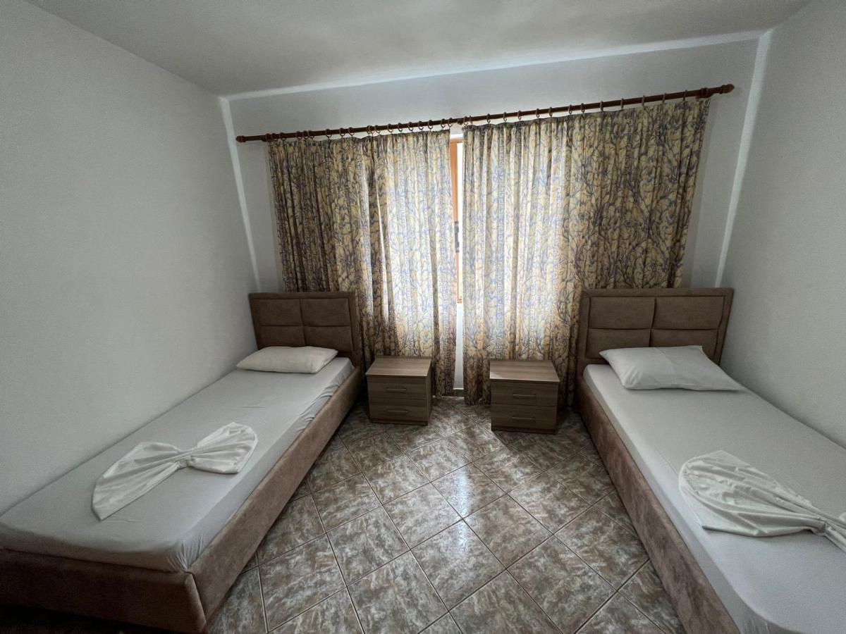 Alex Apartments Sarandë Eksteriør billede