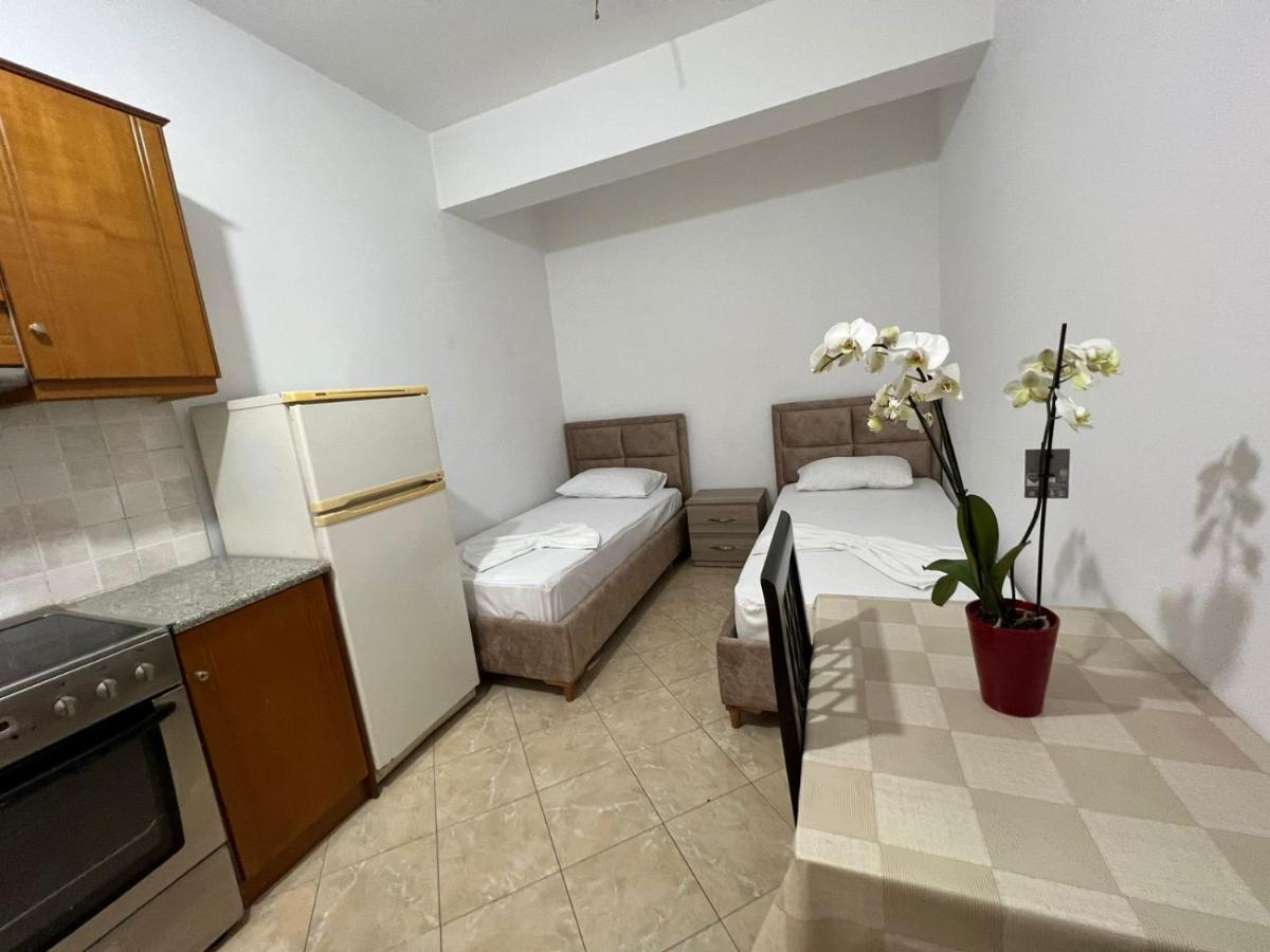 Alex Apartments Sarandë Eksteriør billede