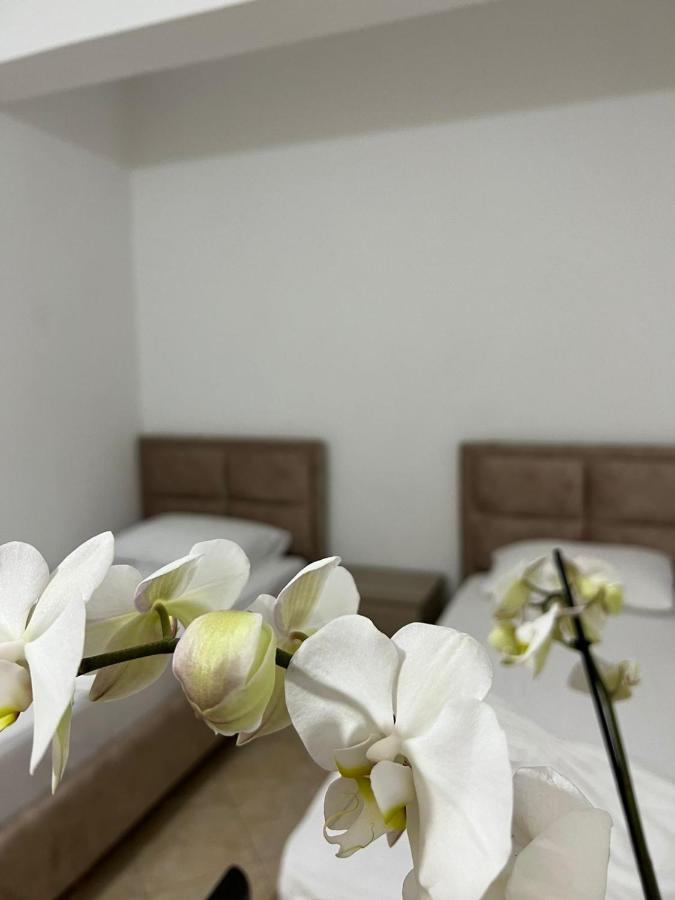 Alex Apartments Sarandë Eksteriør billede