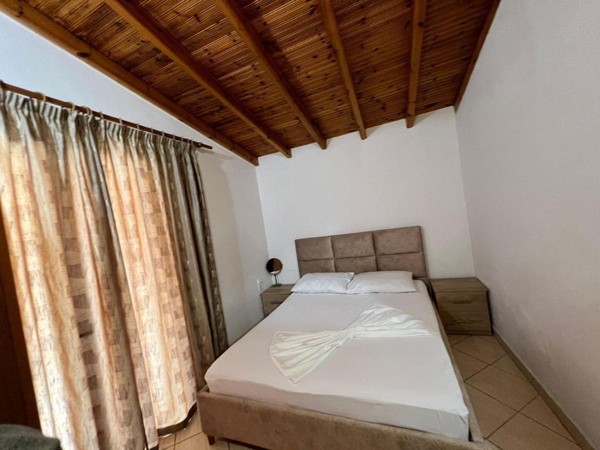 Alex Apartments Sarandë Eksteriør billede