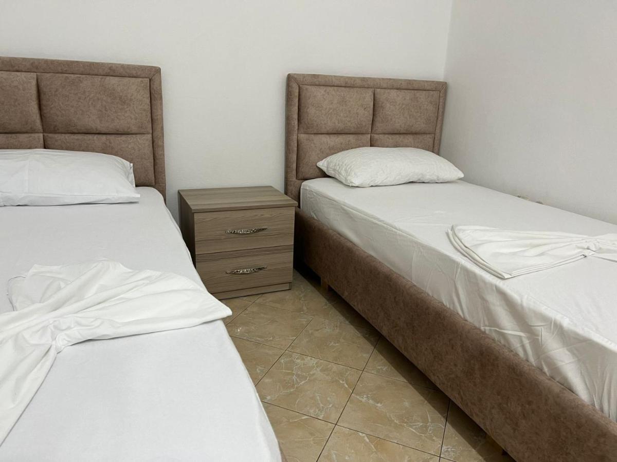 Alex Apartments Sarandë Eksteriør billede