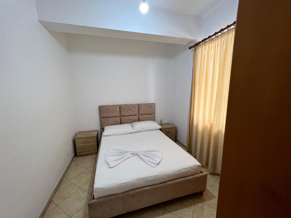 Alex Apartments Sarandë Eksteriør billede