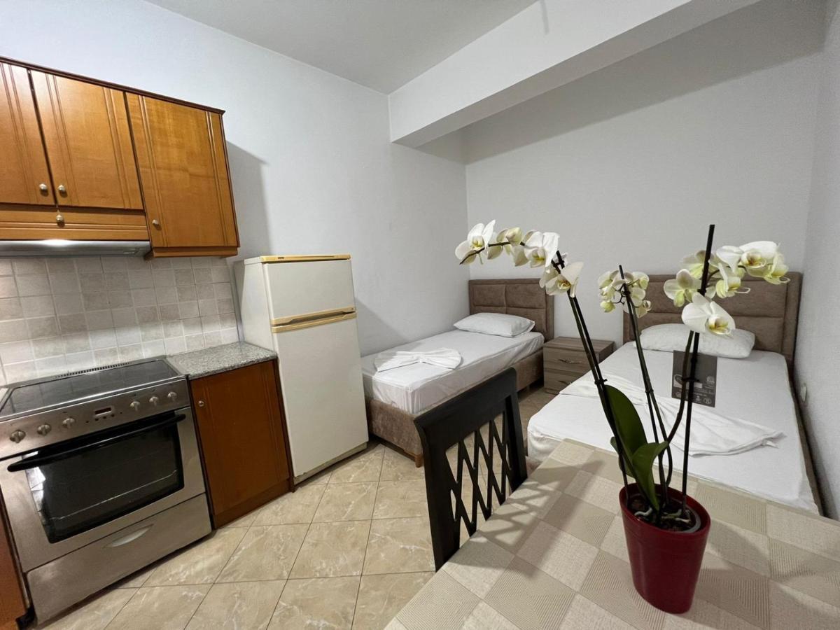 Alex Apartments Sarandë Eksteriør billede