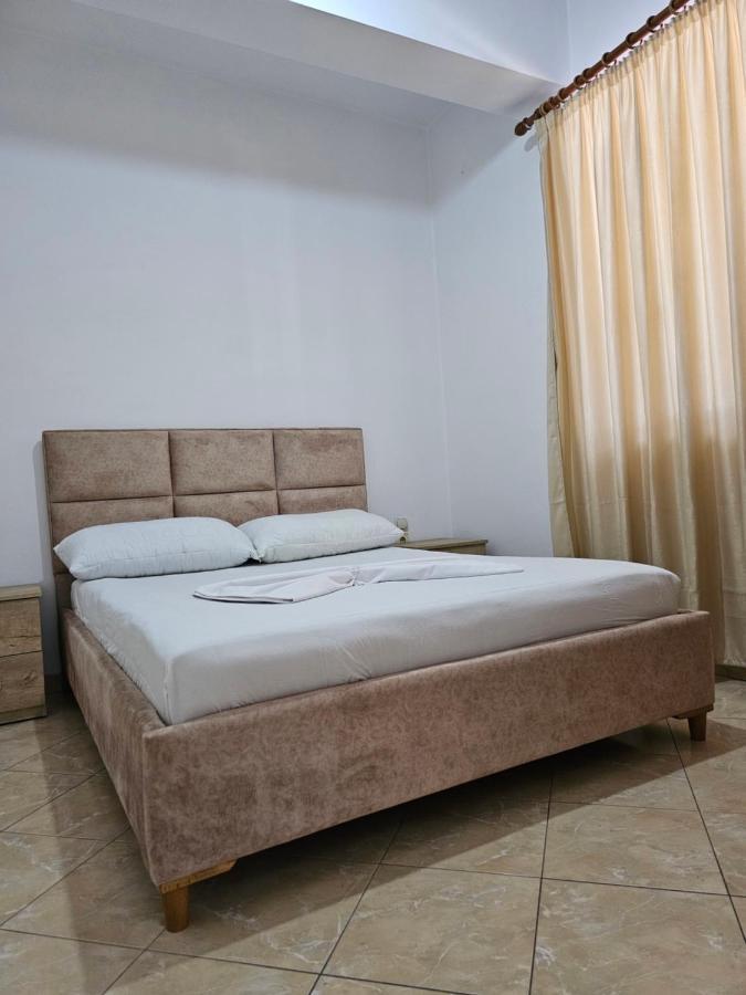Alex Apartments Sarandë Eksteriør billede