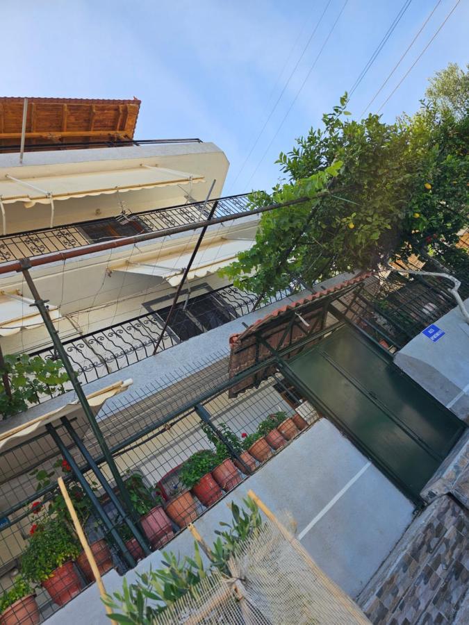 Alex Apartments Sarandë Eksteriør billede