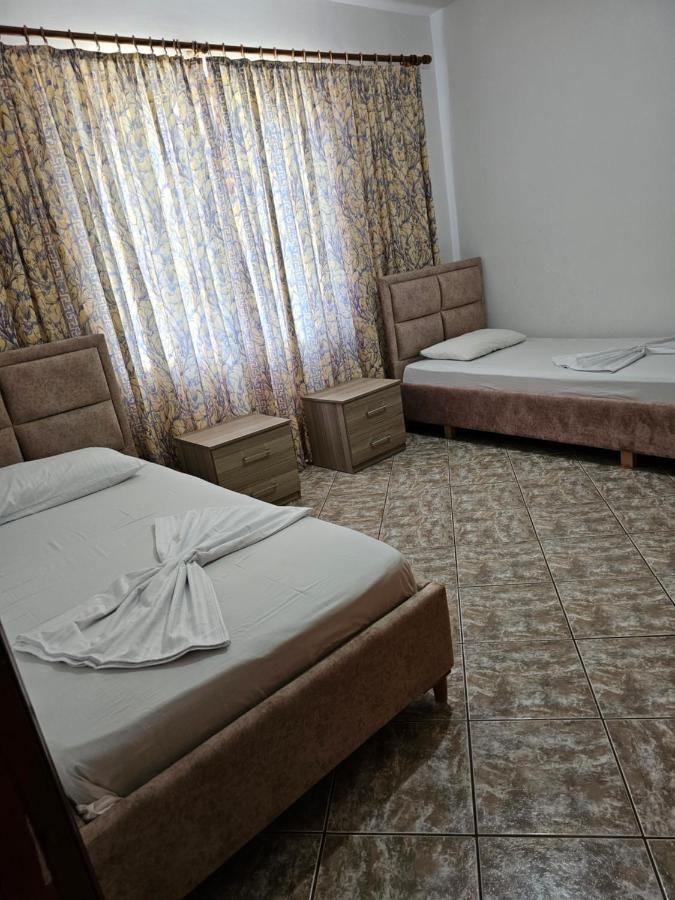 Alex Apartments Sarandë Eksteriør billede