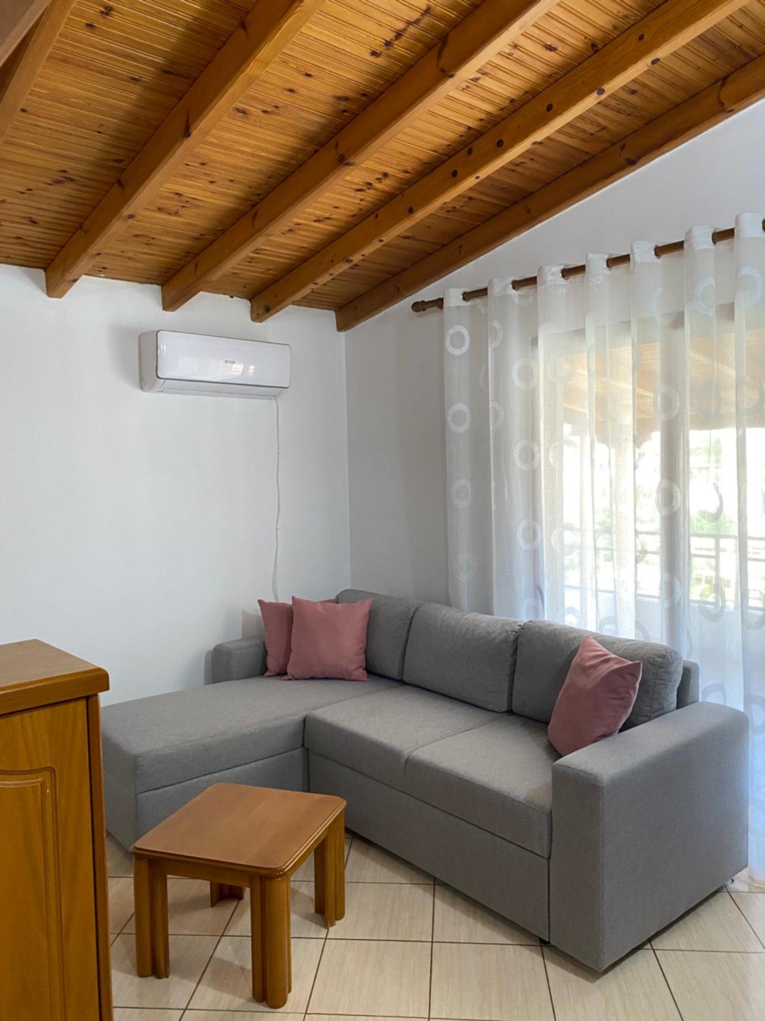 Alex Apartments Sarandë Værelse billede