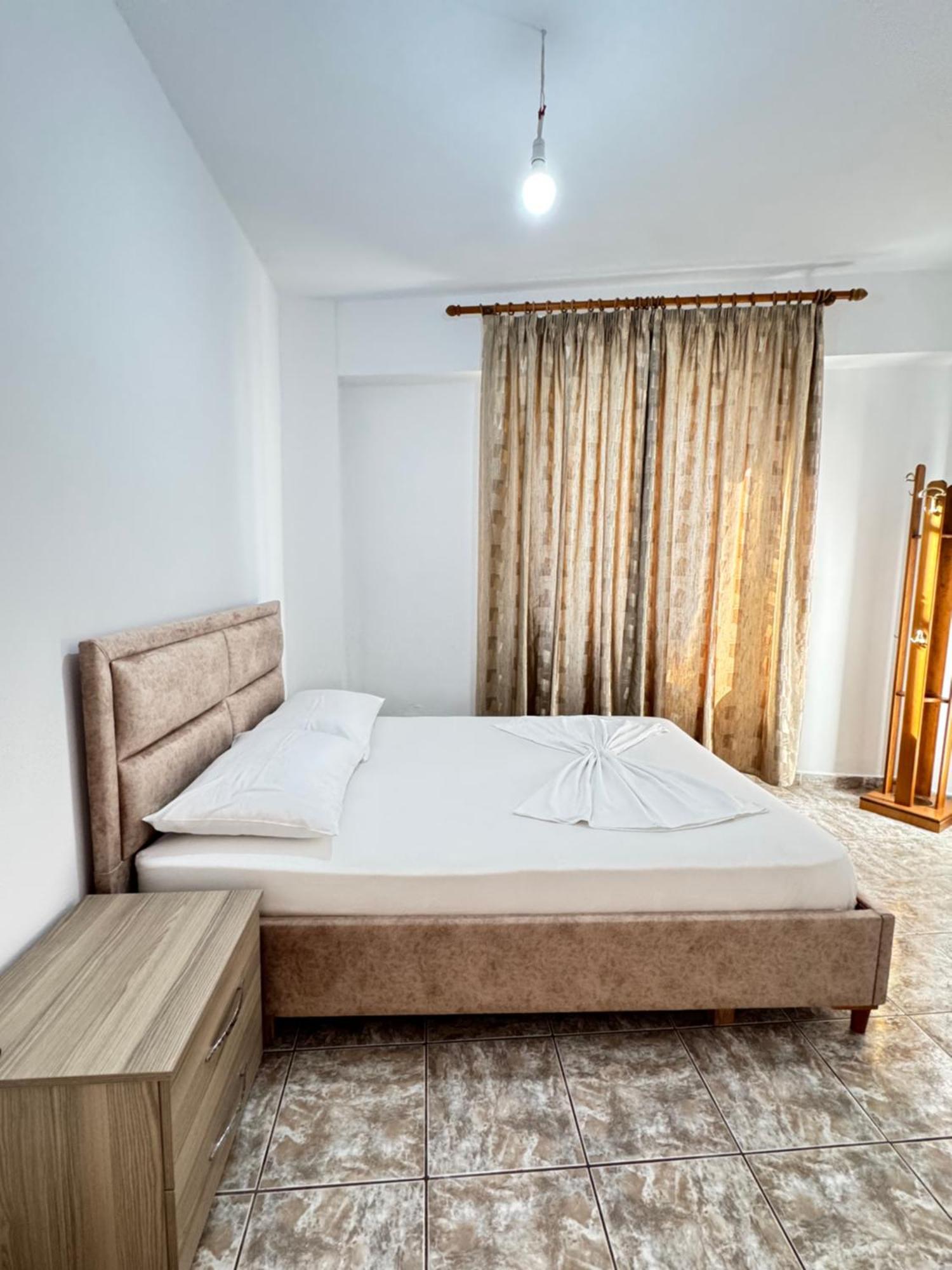 Alex Apartments Sarandë Eksteriør billede
